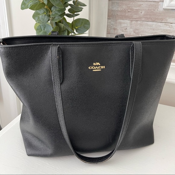 Coach bag, wallet, with ID lanyard. Used regularly but in good conditions. - Picture 5 of 7